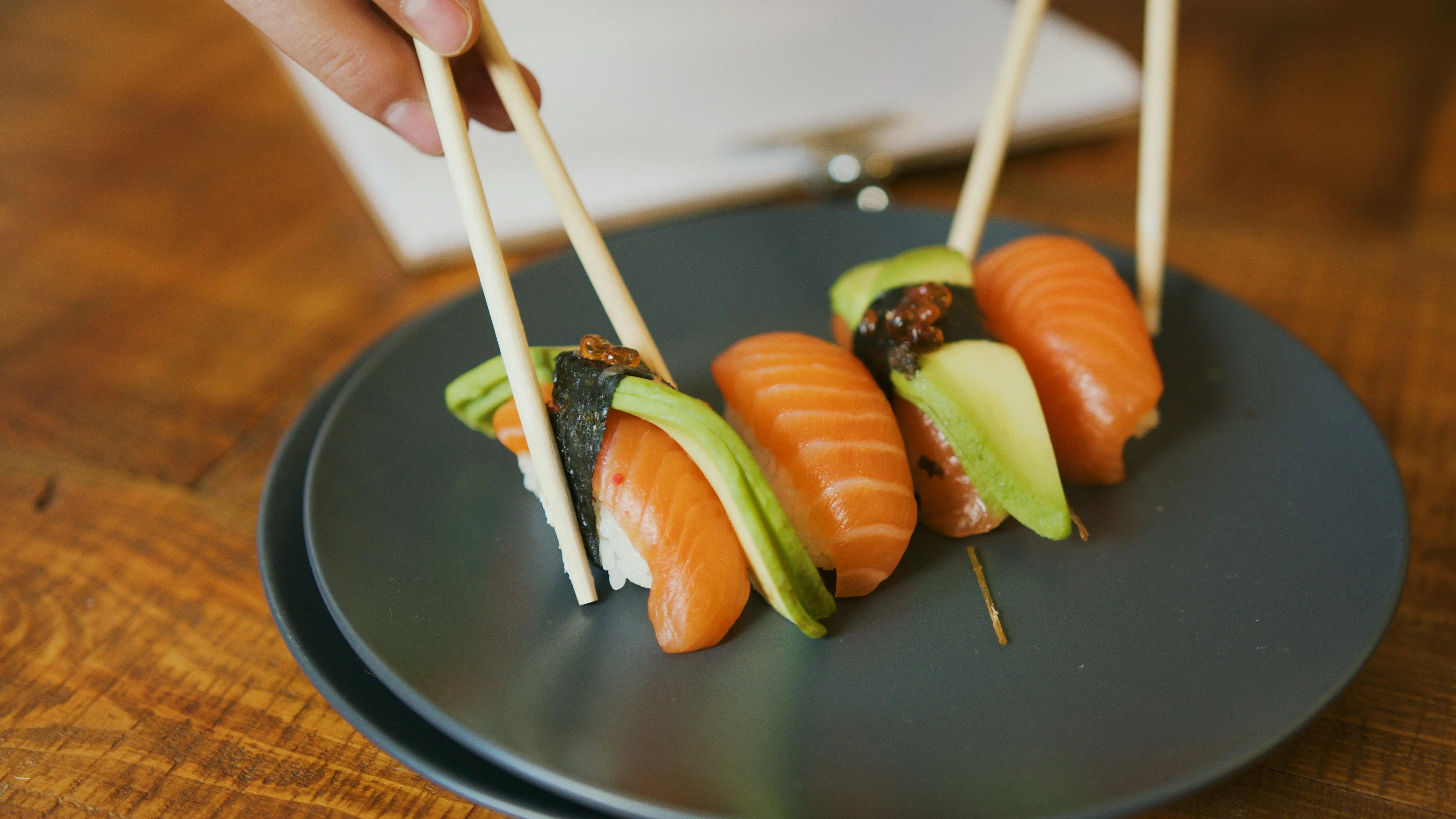 Mojn Sushi header image